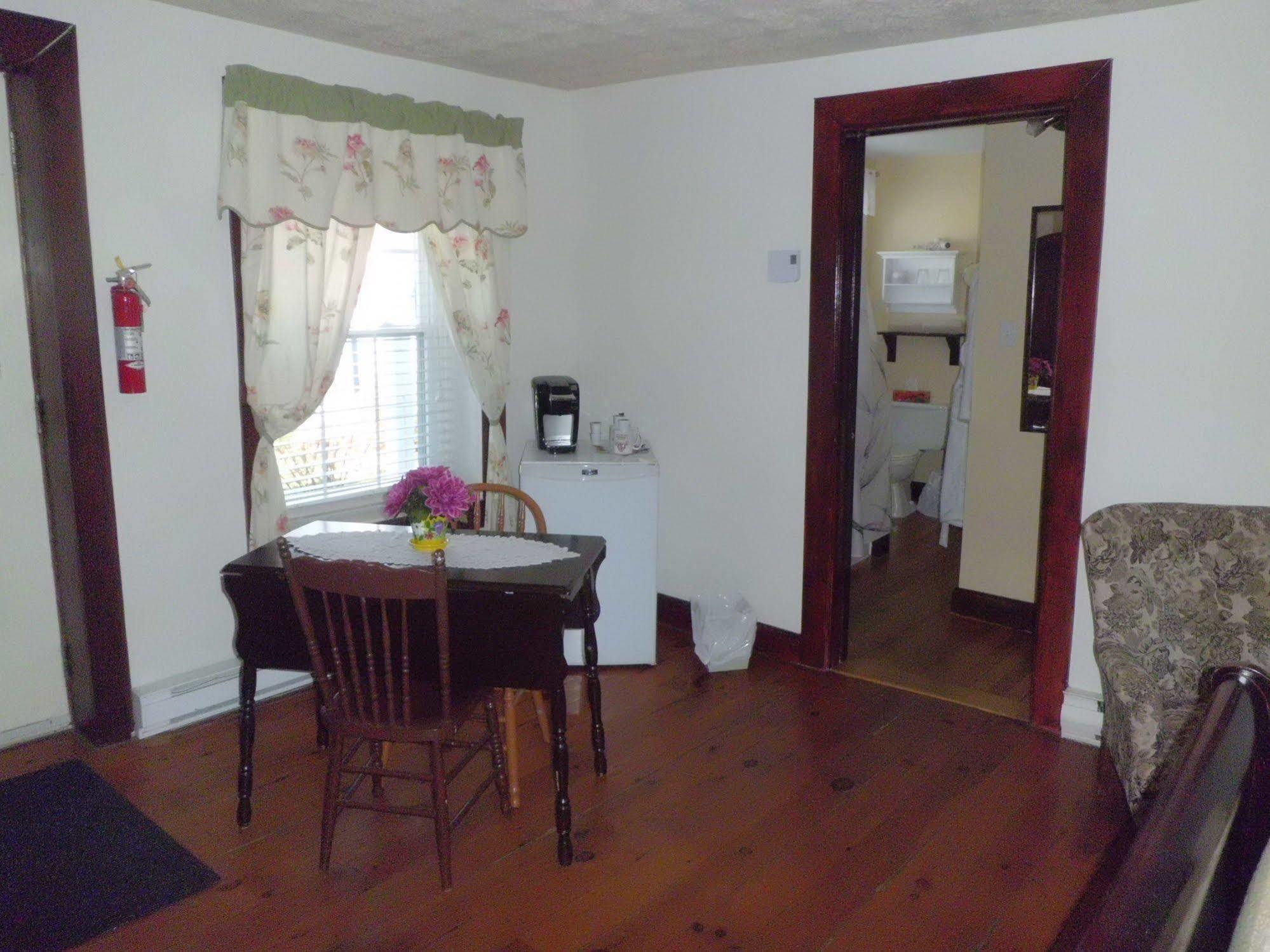 Au Coeur De Magog Bed & Breakfast Dış mekan fotoğraf