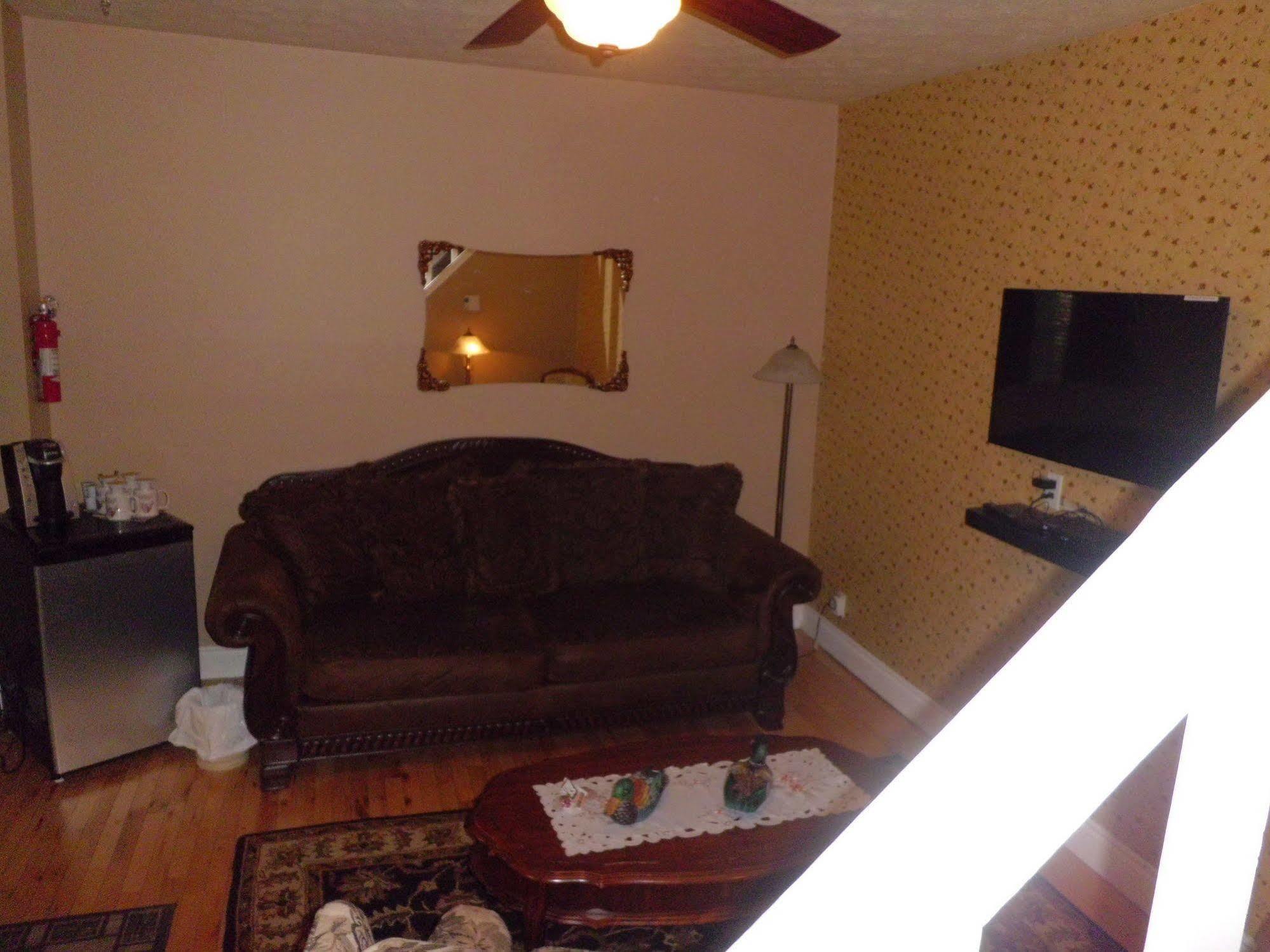 Au Coeur De Magog Bed & Breakfast Dış mekan fotoğraf