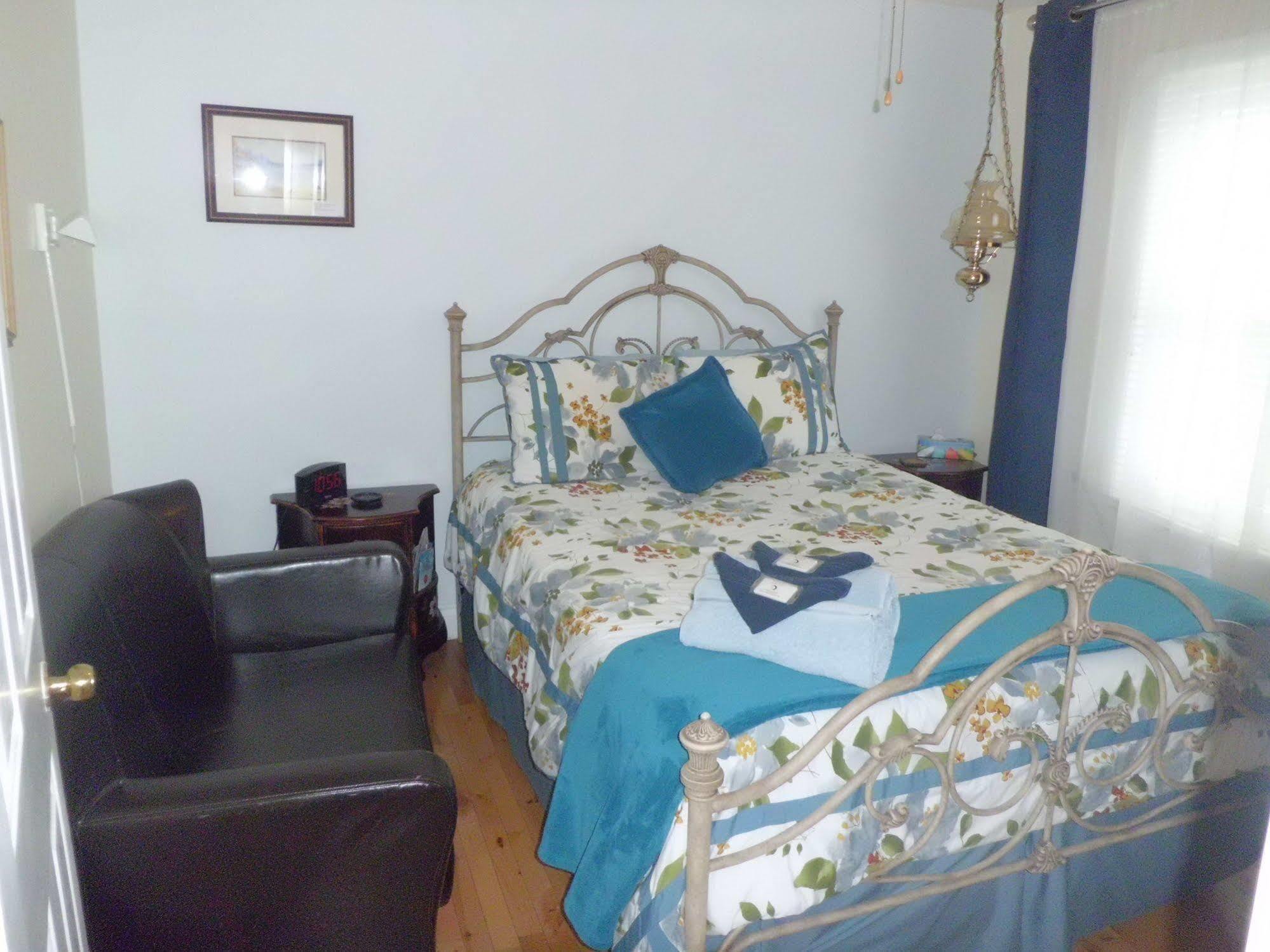 Au Coeur De Magog Bed & Breakfast Dış mekan fotoğraf