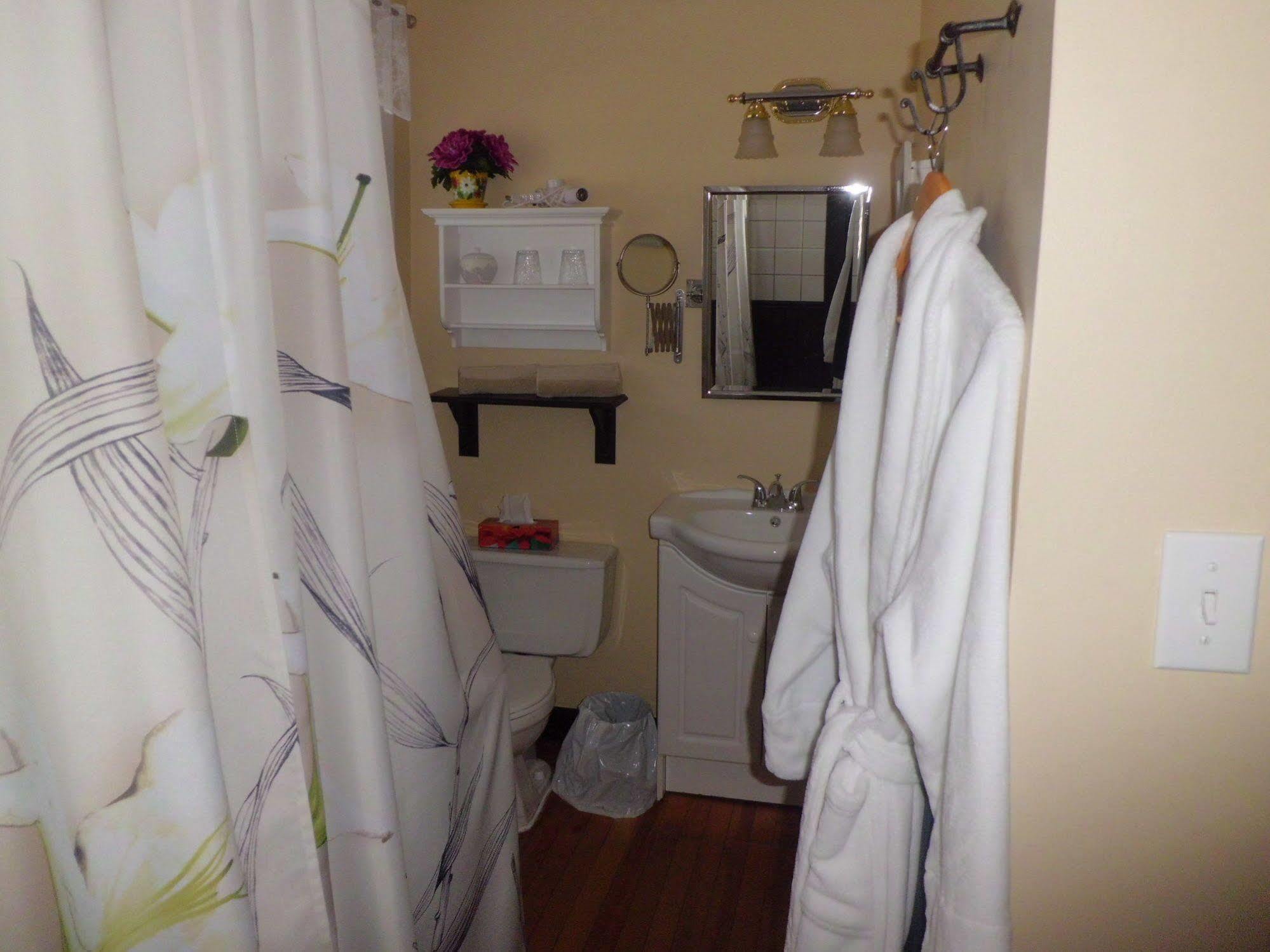 Au Coeur De Magog Bed & Breakfast Dış mekan fotoğraf